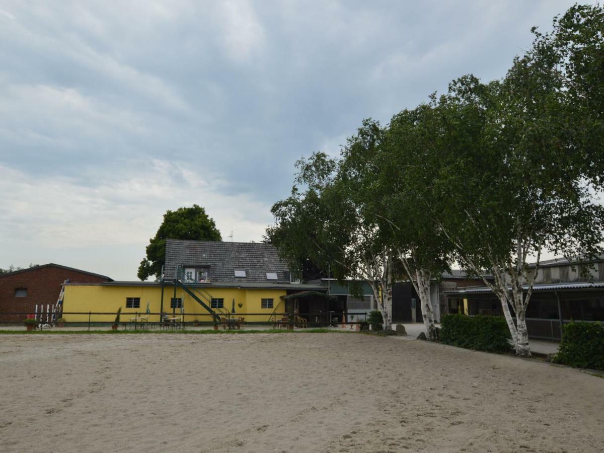 Holiday Home On A Farm Near Duesseldorf Jüchen Dış mekan fotoğraf